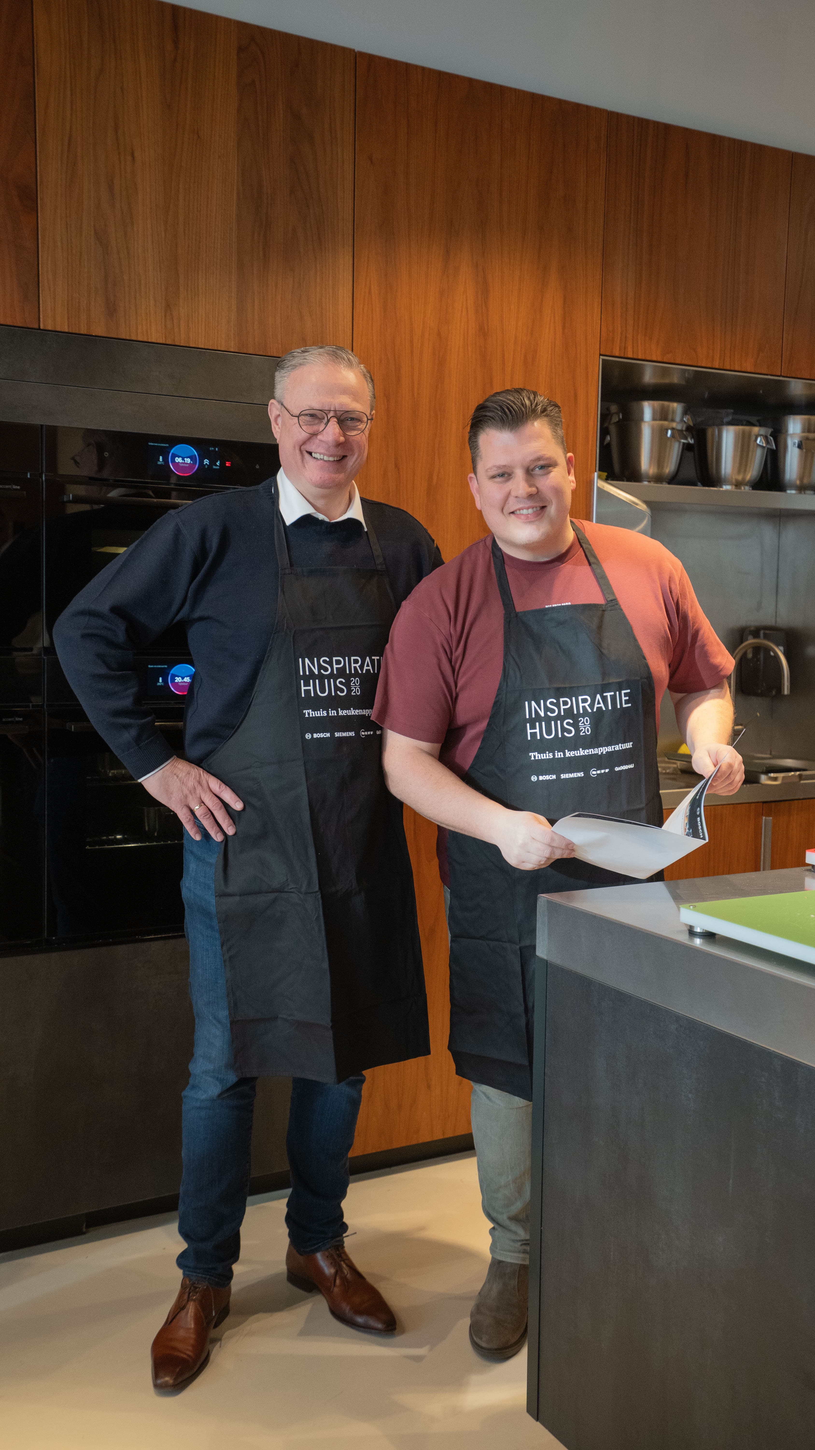 Collega's koken samen de maandaglunch
